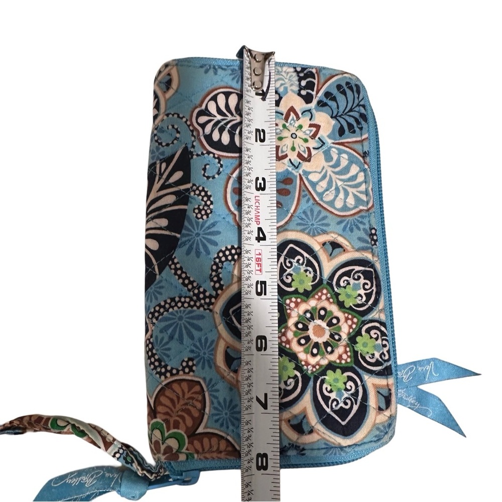 Vera Bradley Zip Around Wristlet/Wallet Bali Blue Retired Pattern Large Slim GUC - Picture 7 of 12